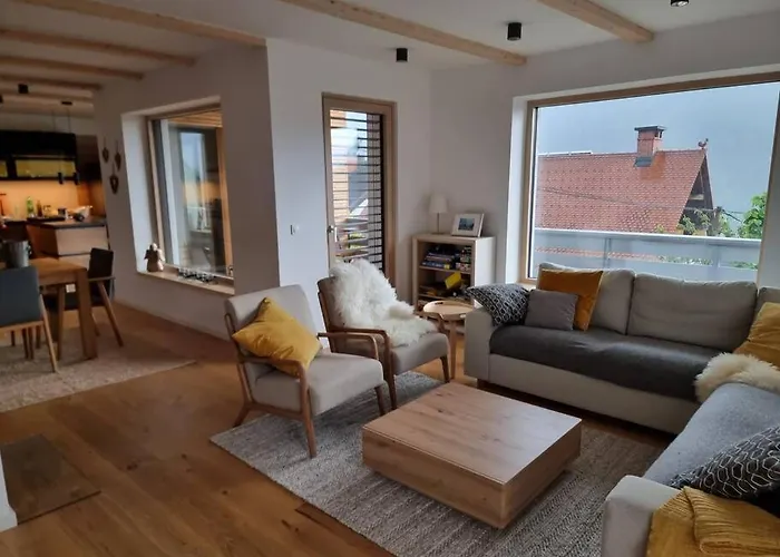 Comfy Mountain Nest Ferienhaus